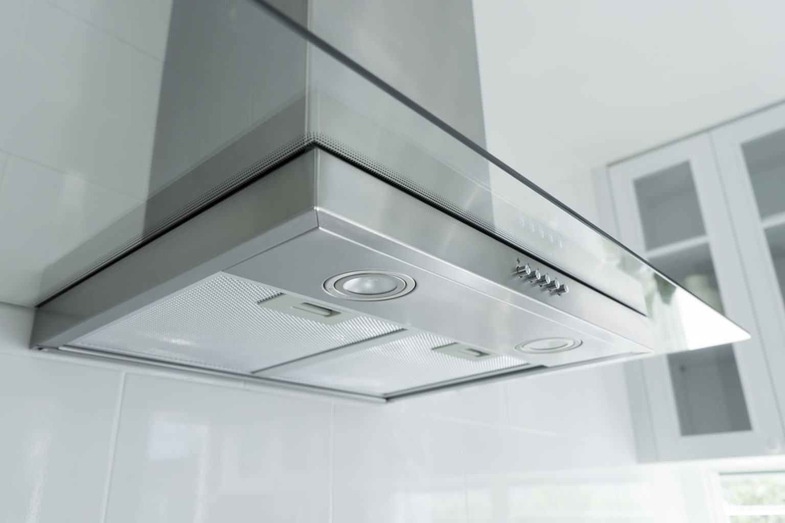 Microwave Fans vs. Kitchen Range Hoods Range Craft New Jersey