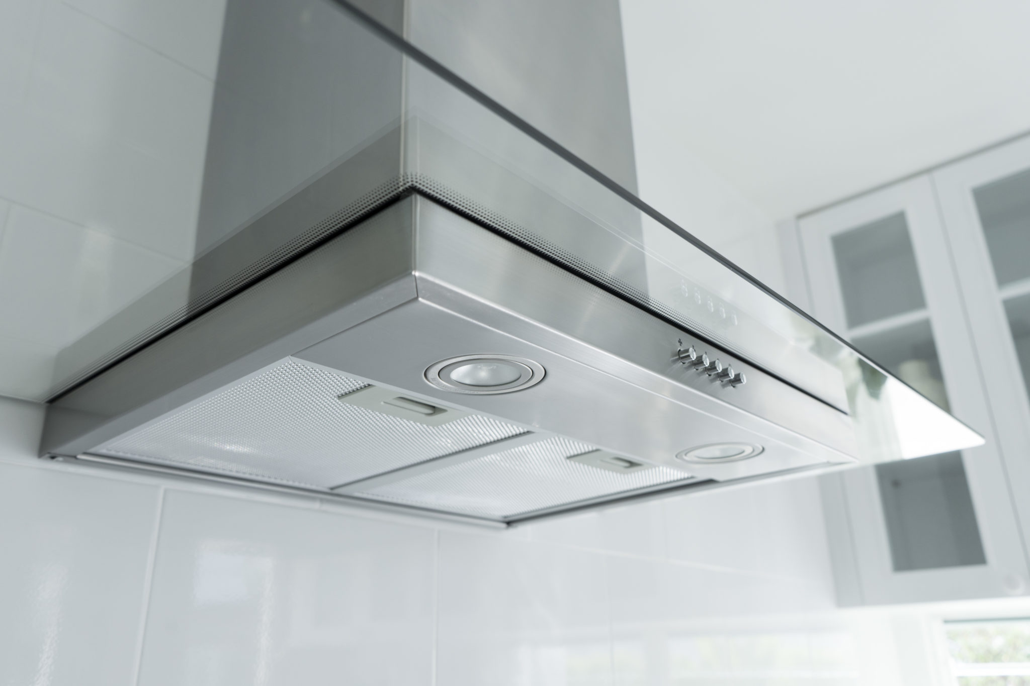 Microwave Fans vs. Kitchen Range Hoods Range Craft New Jersey